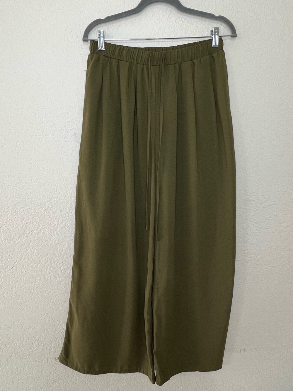 Cider Olive Green Elastic Waist Wide Leg Lounge Pants - Women’s Size Large